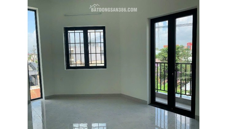 NHà Mặt Tiền Quận 9-Thiết Kế Hiện Đại-3 Tầng Đầy Đủ Tiện Nghi- An Ninh